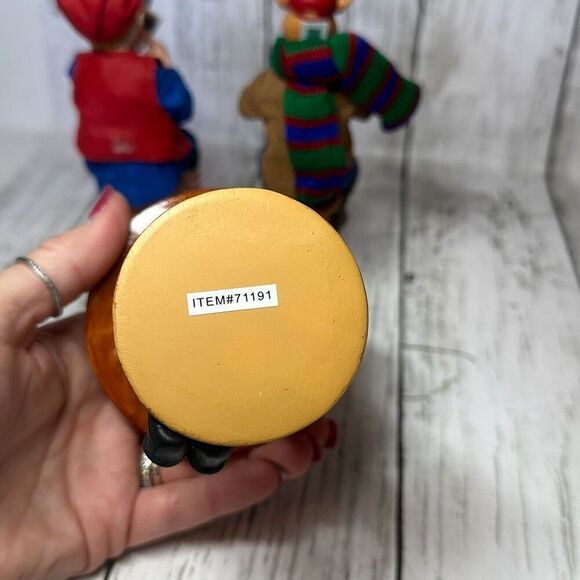 Clothique Possible Dreams NorthPole Hole 'Em Poker Card Santa Elf Reindeer 2005 - Picture 8 of 11